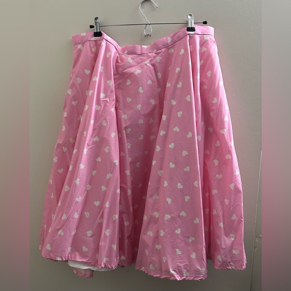 Magnolia Place 3xl pink A-line skirt with white hearts.